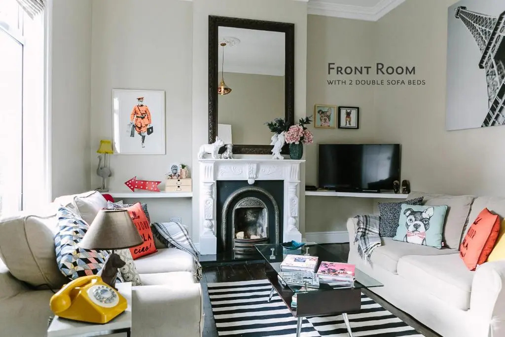 Cosy Home; Sleeps 10/11. City 15 minutes’ walk