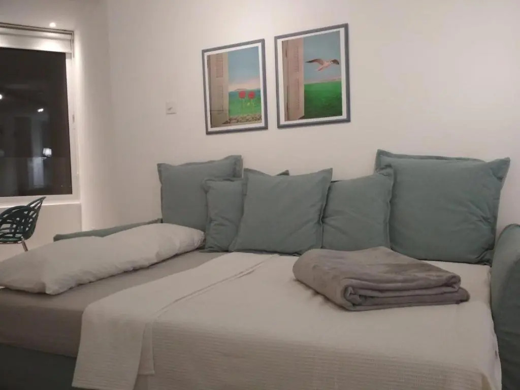 Luxury Penthouse 1BR-Seafront-Seasonal Pool-Central