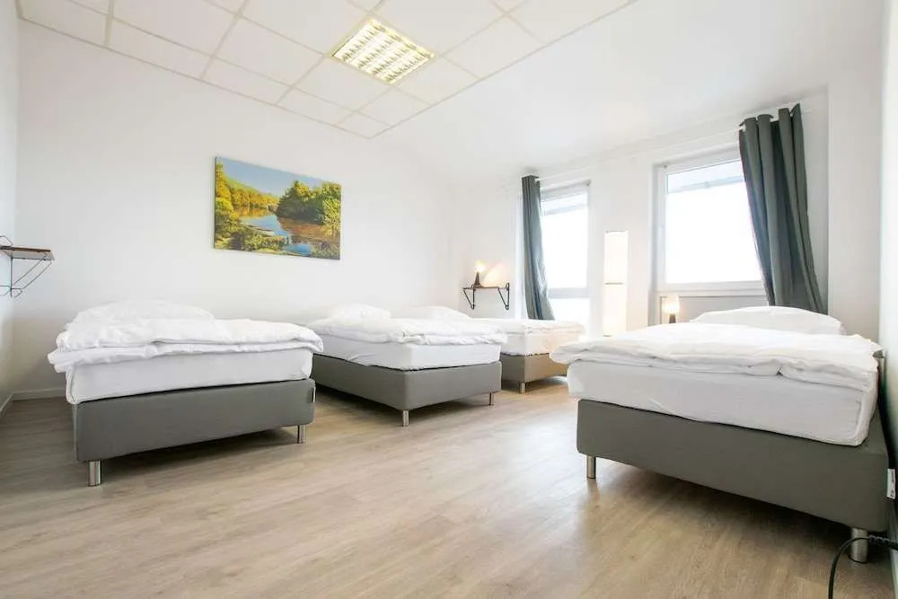 Airport 3 Room Apartment