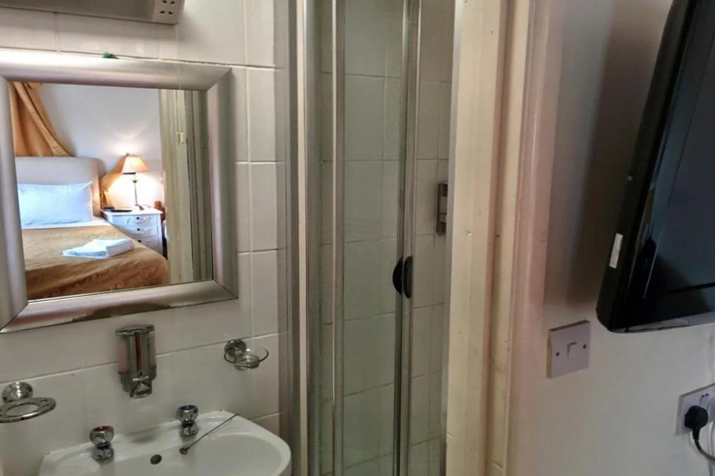 Acorn Guest House
