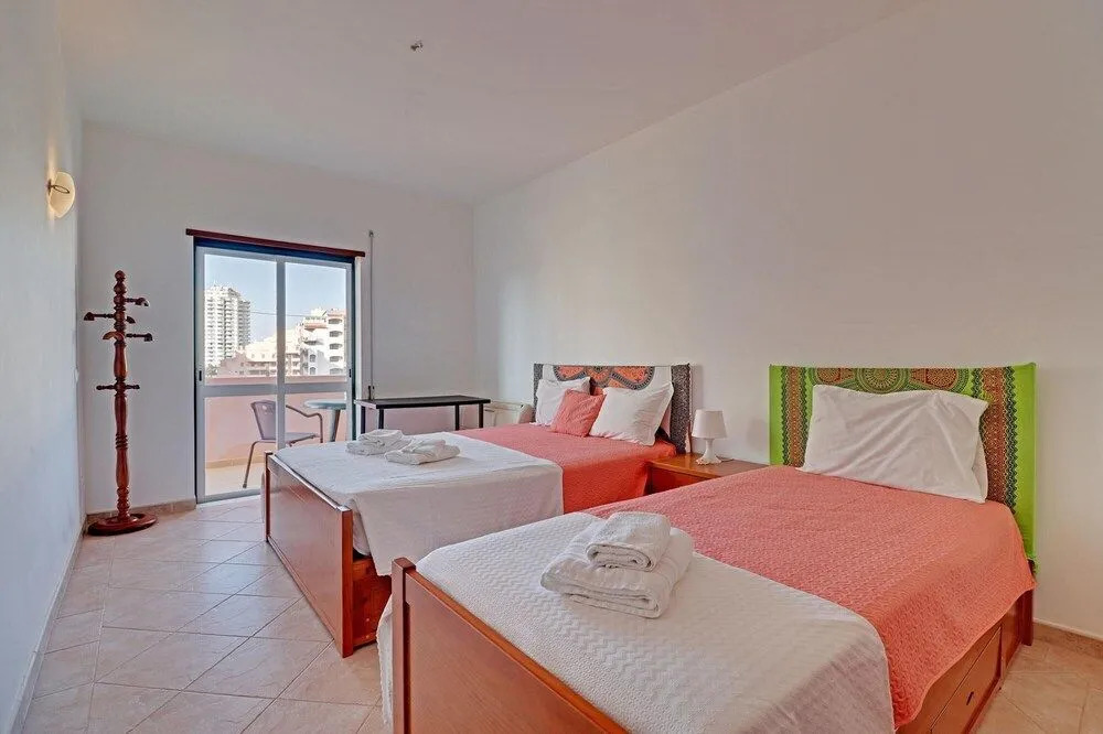 PRAIA DA ROCHA CENTRAL WITH POOL by HOMING