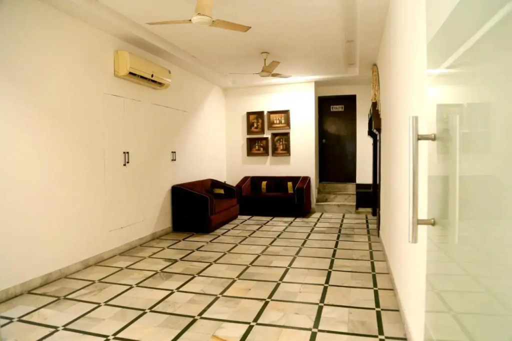 Hotel Rajmahal