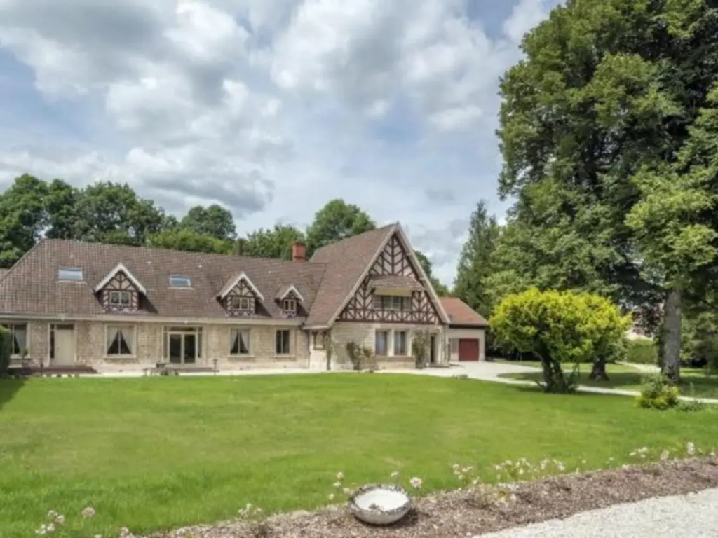 Gîte pour 12 face au château de Thillombois avec jardin, cheminée et équipements PMR - FR-1-585-38