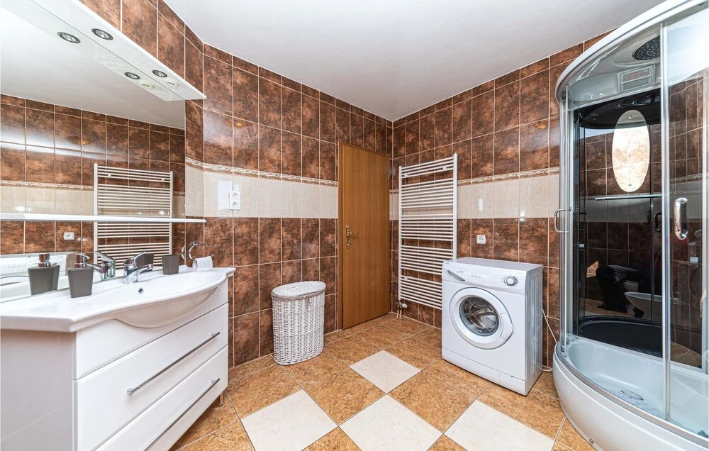 Awesome Apartment in Kastel Luksic With 1 Bedrooms and Wifi