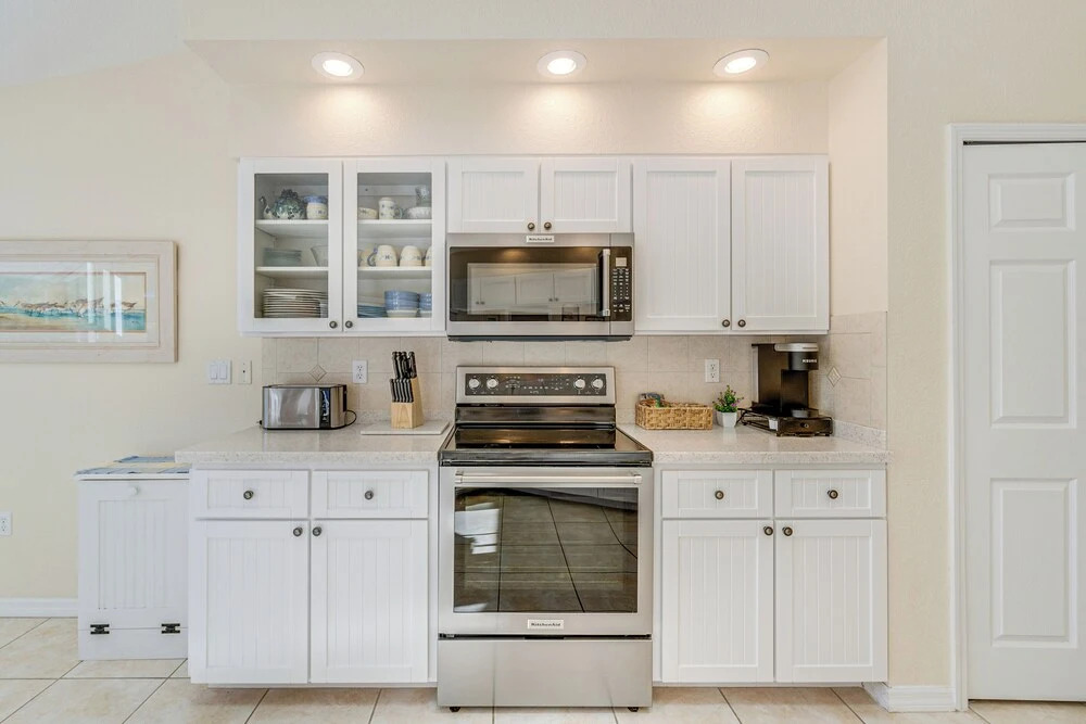 Beachy Port Charlotte Home w/ Hot Tub & Pool!