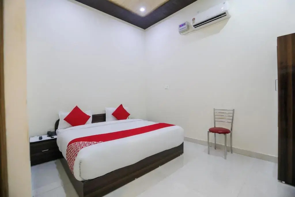 Hotel Viom by OYO Rooms