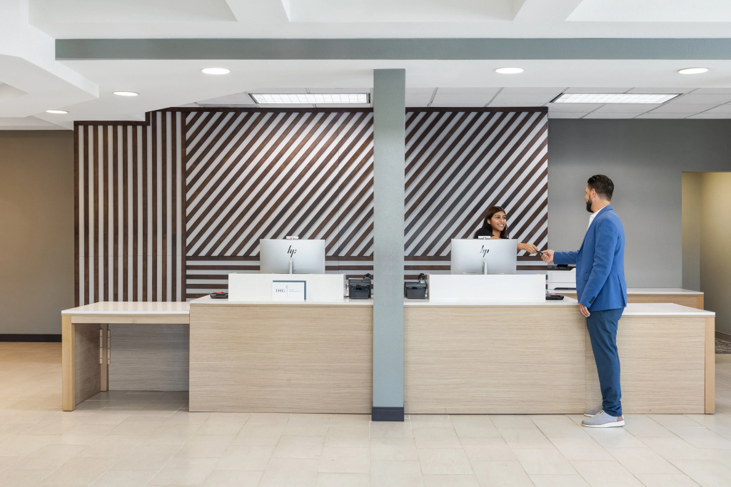 Holiday Inn Redding by IHG