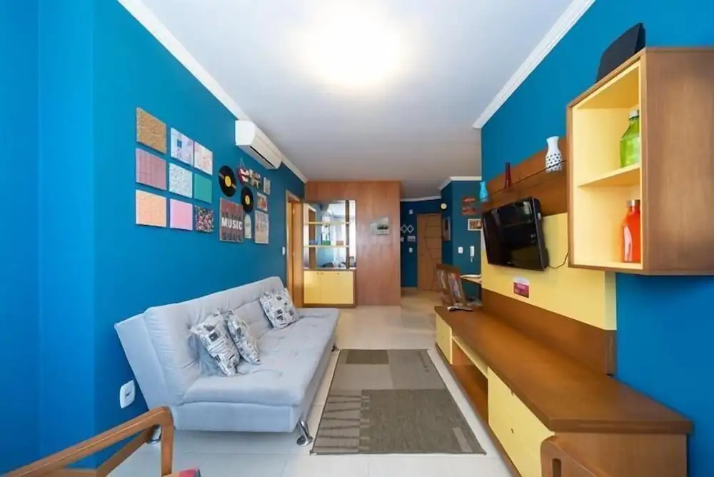 GRAMADO SOLAR REAL - 2 APTS de 2 quartos no mesmo prédio, cada um comporta até 7 pessoas - IDEAL PARA GRUPOS - central - IDEAL PARA ANDAR A PÉ, nesta plataforma desde janeiro de 2016, oferecemos CREDIBILIDADE - seu PET é bem-vindo - GARAGEM COBERTA
