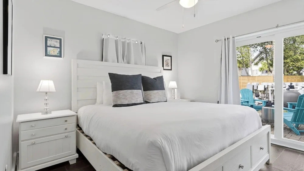 Sandy Pelican by Avantstay Exclusive Beach Access + Private Pool + Firepit + Balcony Sunset Views