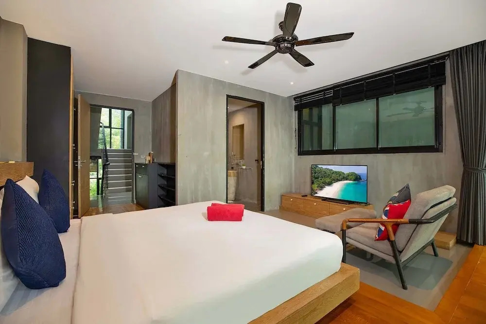 Avant-Garde 4BR Pool Villa Otero Kamala