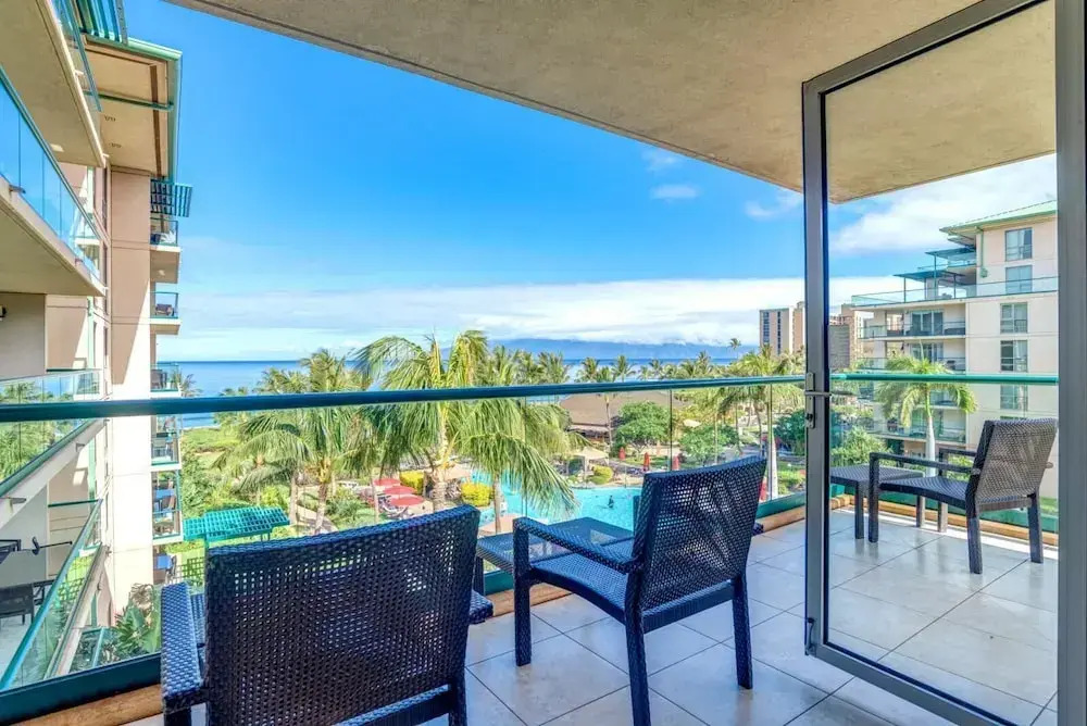 K B M Resorts- Hkh-409 Luxurious 2bdrm With Large Wrap Around Balcony, Chefs Kitchen, Ocean Views!