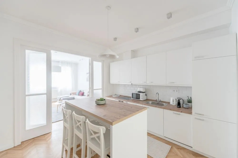 Oasis Apartments At Paulay Ede Street Ii