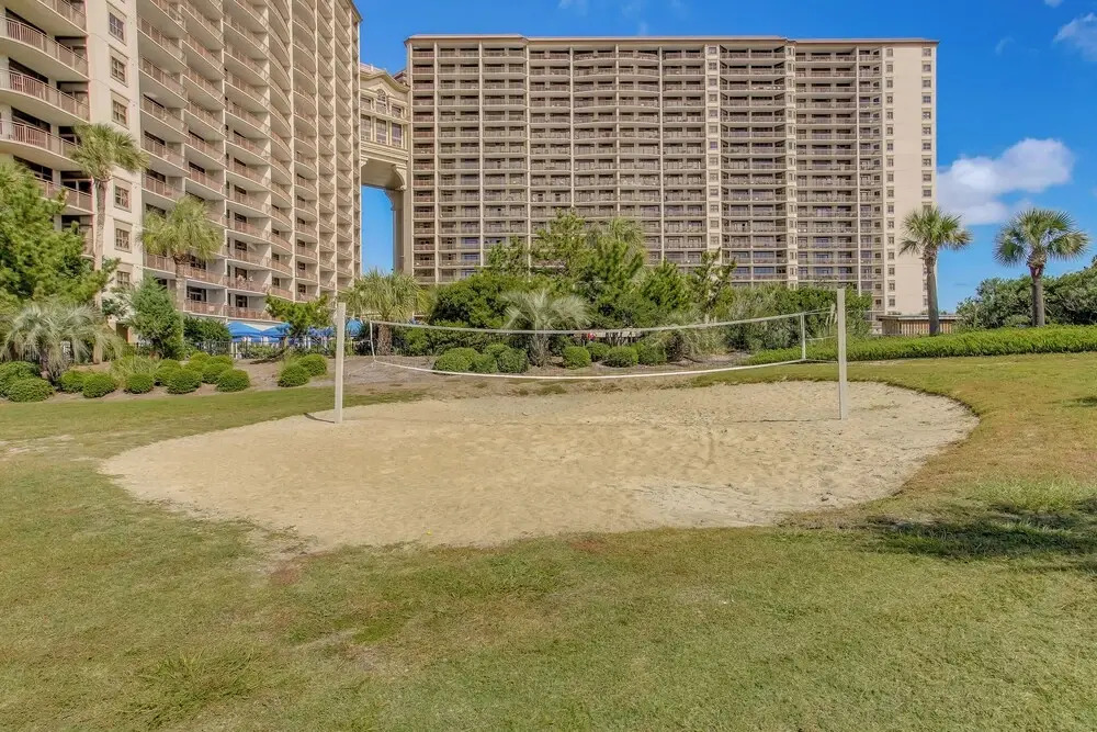 Walk to Beach & Barefoot Landing: Resort Condo!