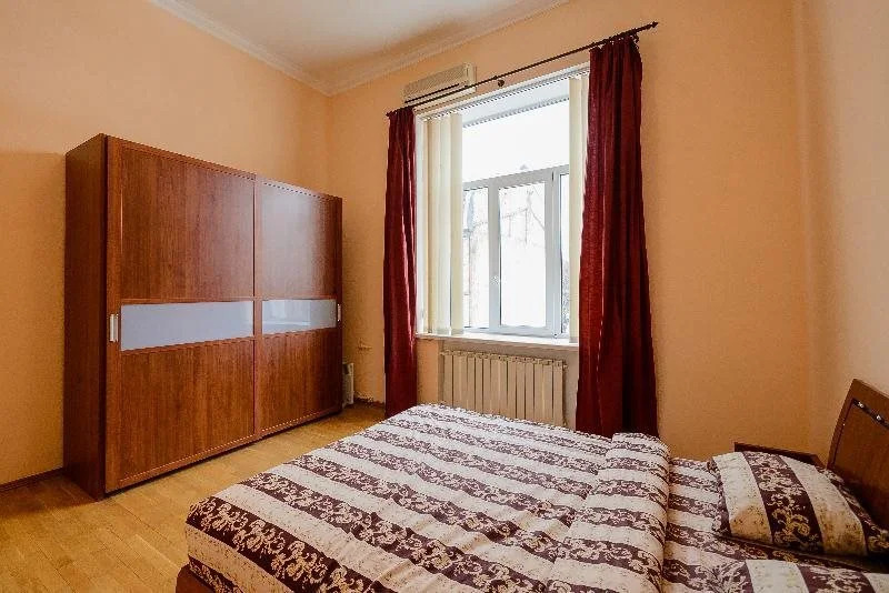 Muzeyniy Lane Kiev Apartment