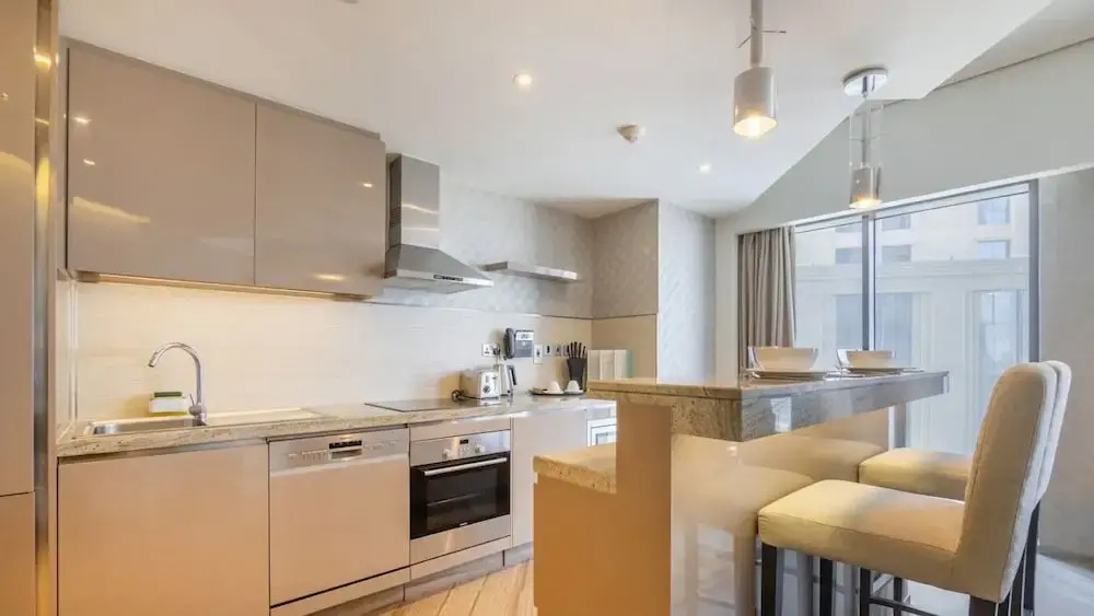 Modern 1BR Near Dubai Frame With City Views