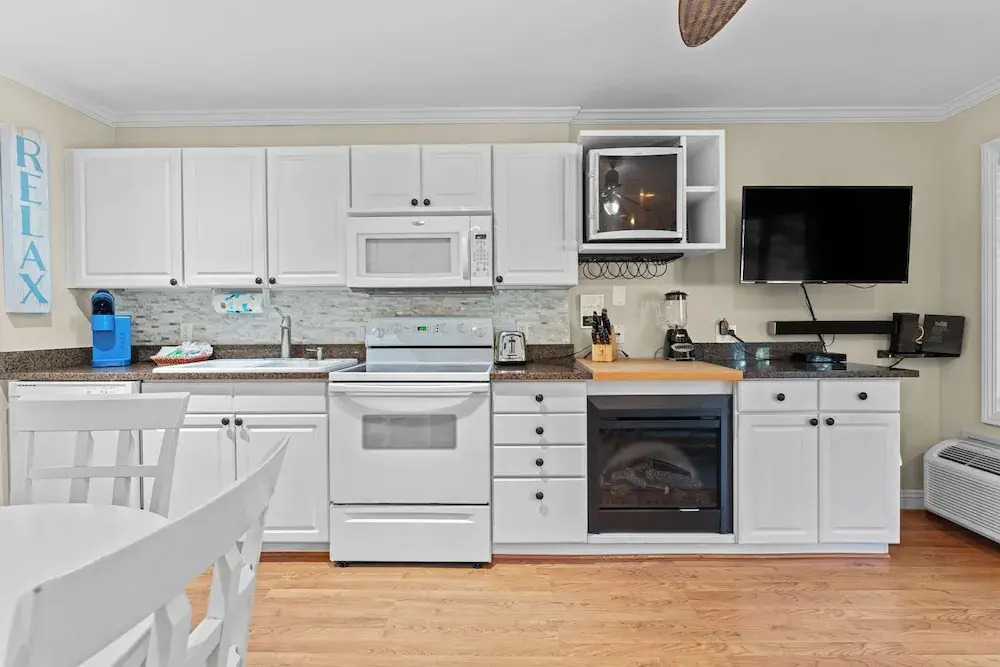 Beach Access: Oceanfront Hilton Head Studio