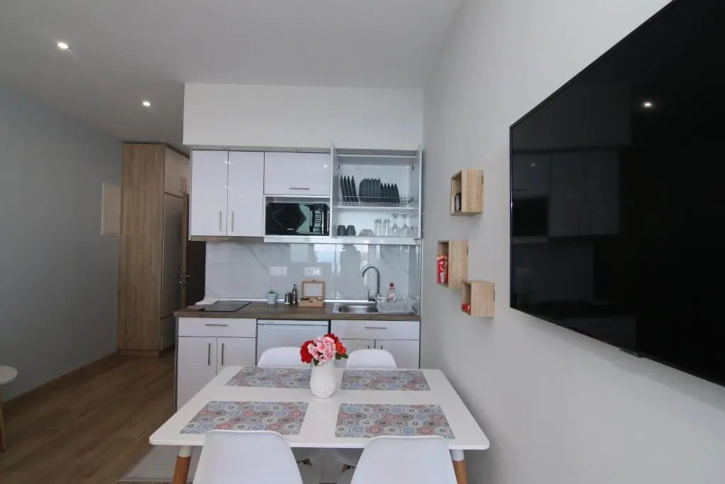 Lakones Deluxe Suites