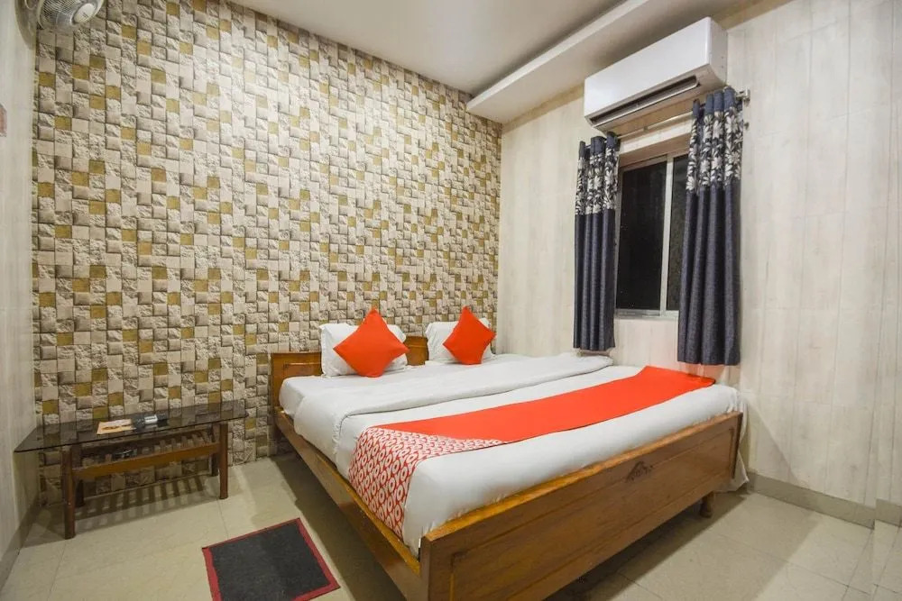 OYO 41435 Golden Residency