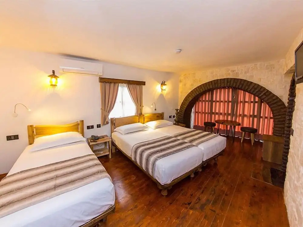 Heraklis Hotel