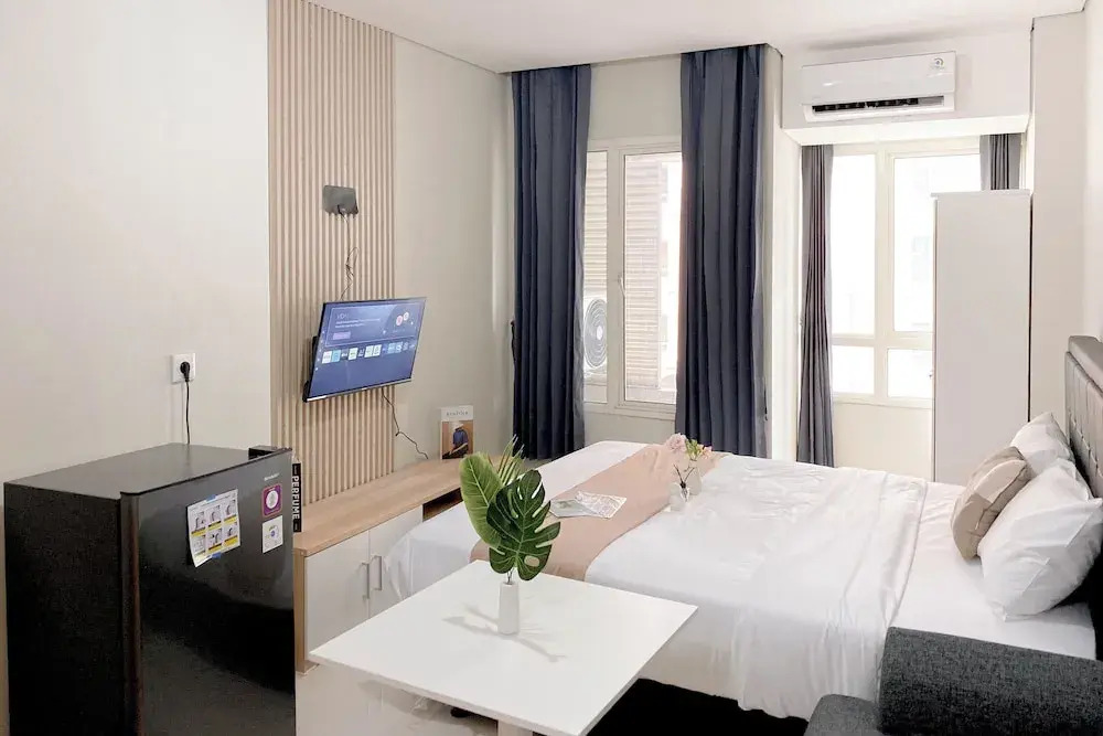 Best Furnished And Homey Studio Nifarro Park Apartment