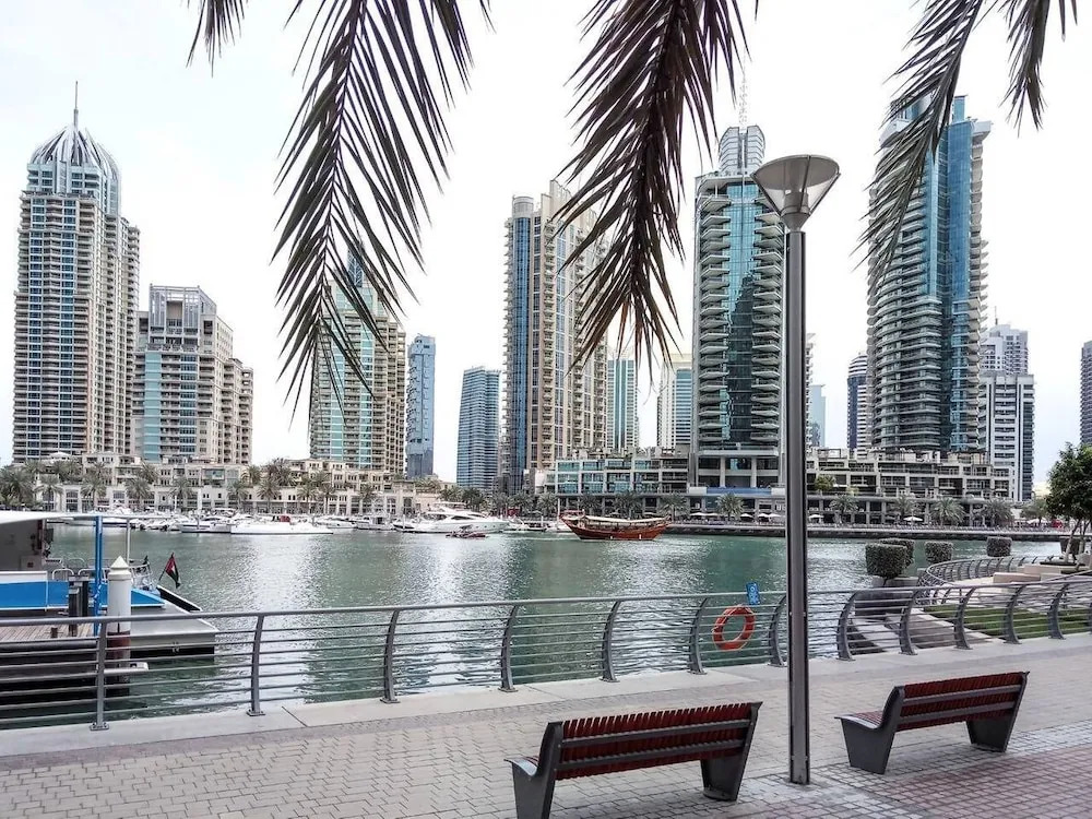 Trendy & Modern 1BR in Marina - Sleeps 4!