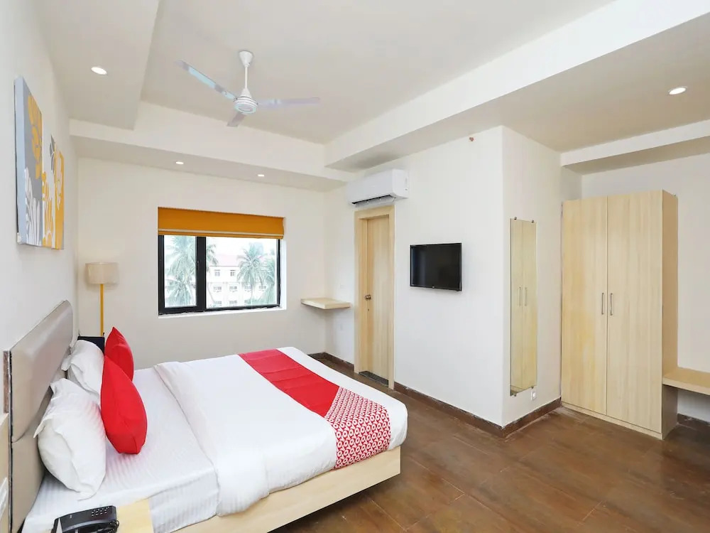 OYO 16340 Yellow Hotels