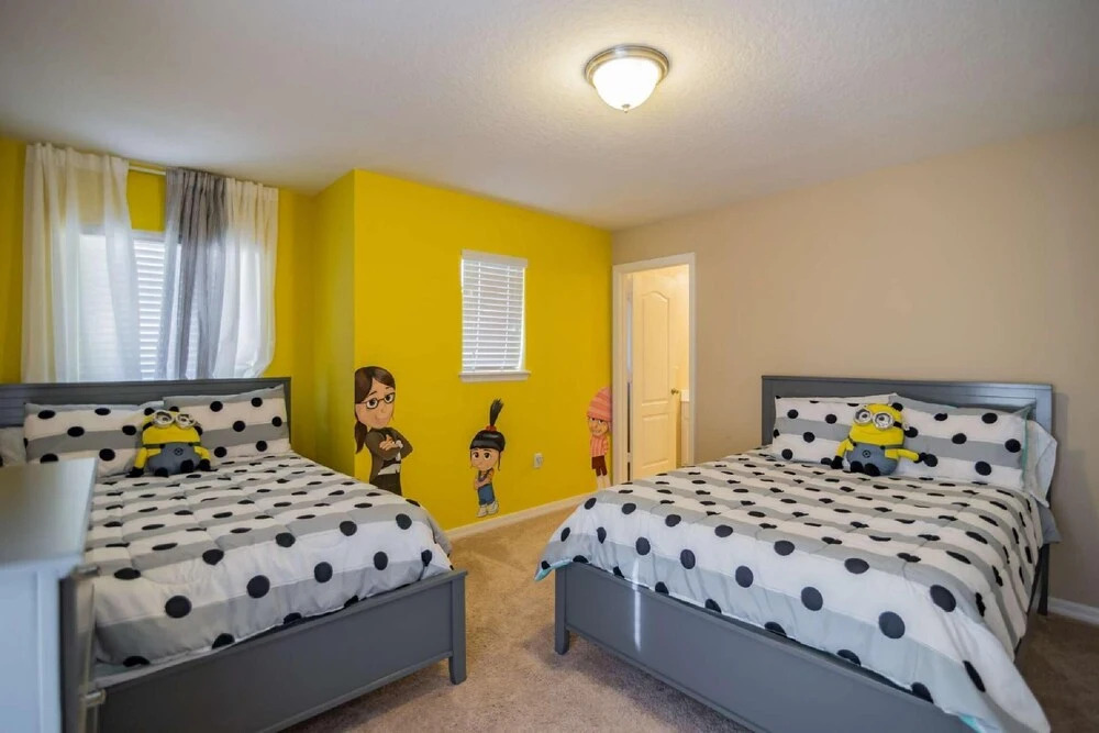 4970 Trafalgar Village