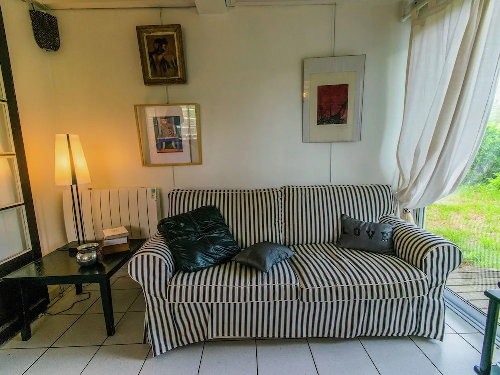 Stylishly Furnished House With Garden 7-minute Walk From the Beach