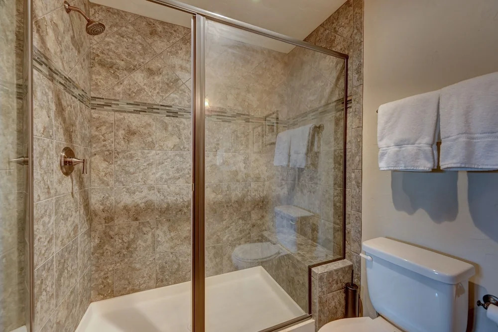 Cozens Pointe I-101 2 Bedroom Condo by RedAwning