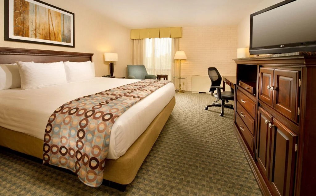 Hotel Lotus Kansas City Stadium