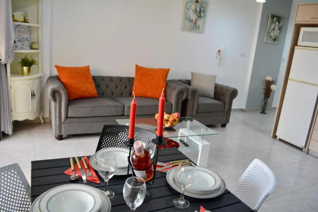 Queens Gardens - Kato Paphos - next to Kings Ave Mall --- by Yiota