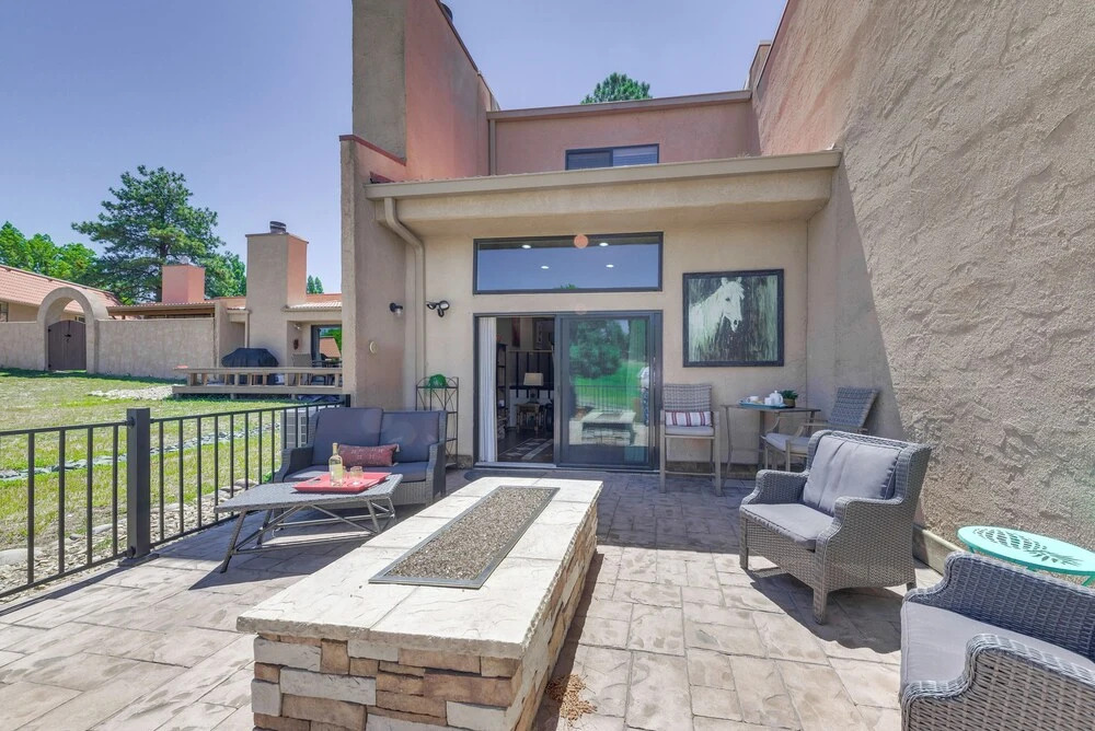 Ruidoso Golf Condo - Patio & Mountain View!