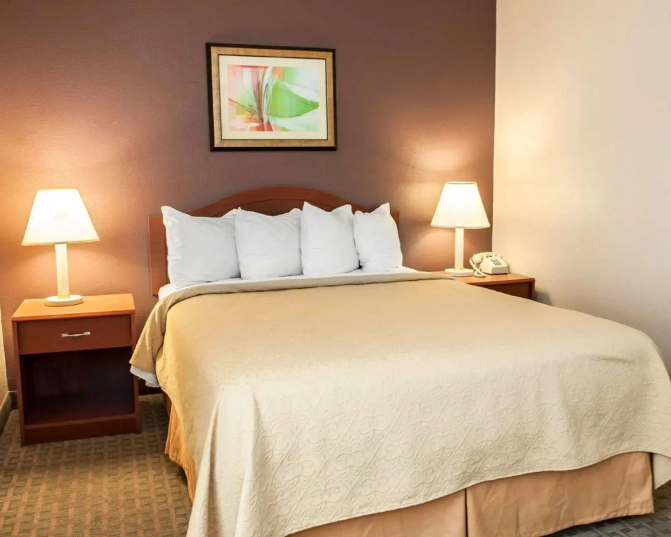 Quality Inn & Suites Indianapolis Northwest