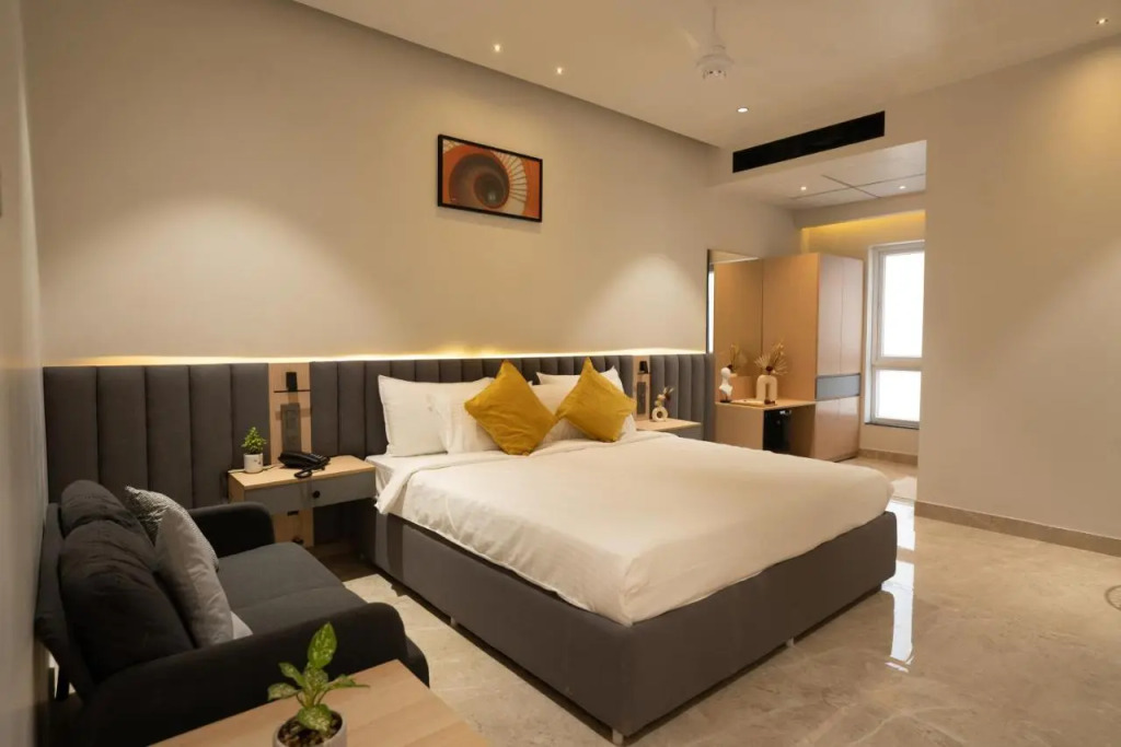 Hotel Kyzen HiTech City- Your Zenly Stay