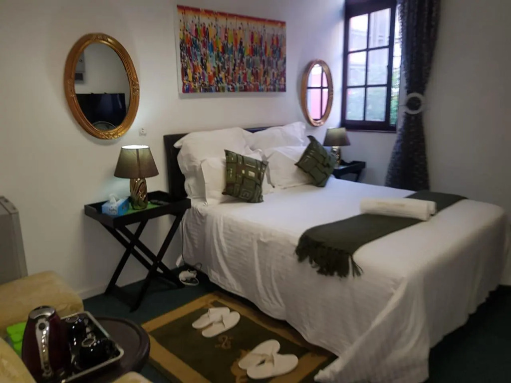 Unique Lodge