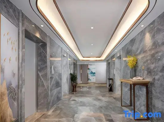 Venus Royal Hotel （Wuzhou Railway Station Meiguihu Park Branch）