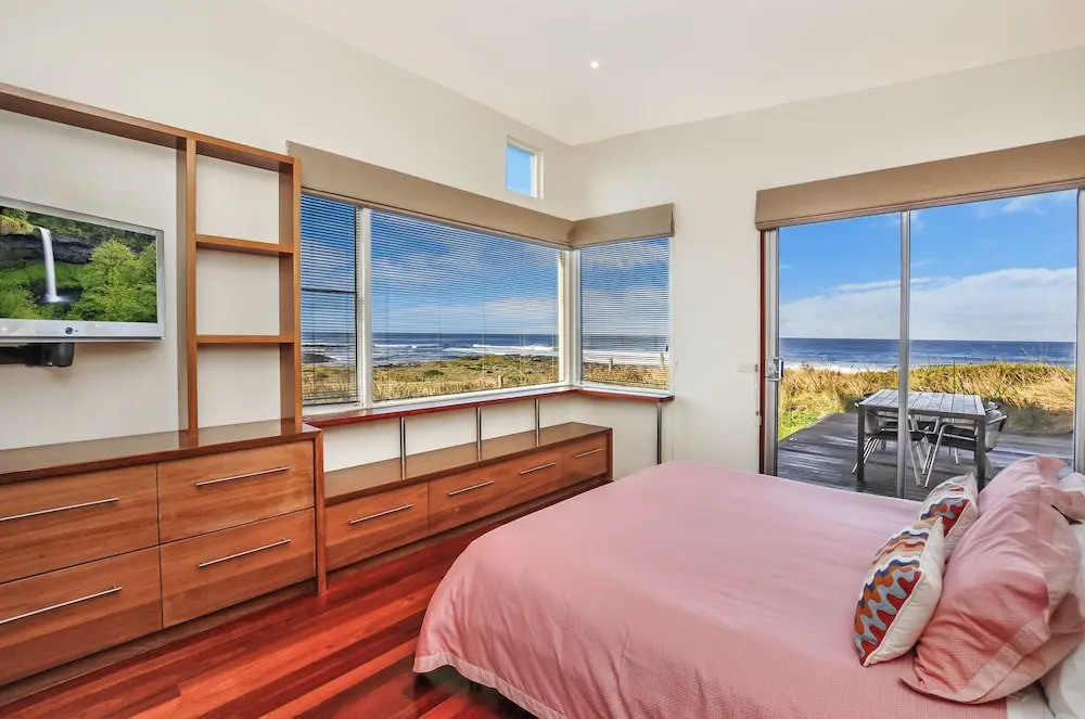 Hearns Beachside Villa 9