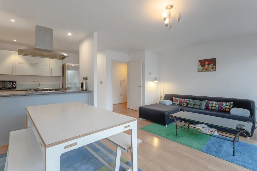 Stylish 2 Bedroom in Trendy East End