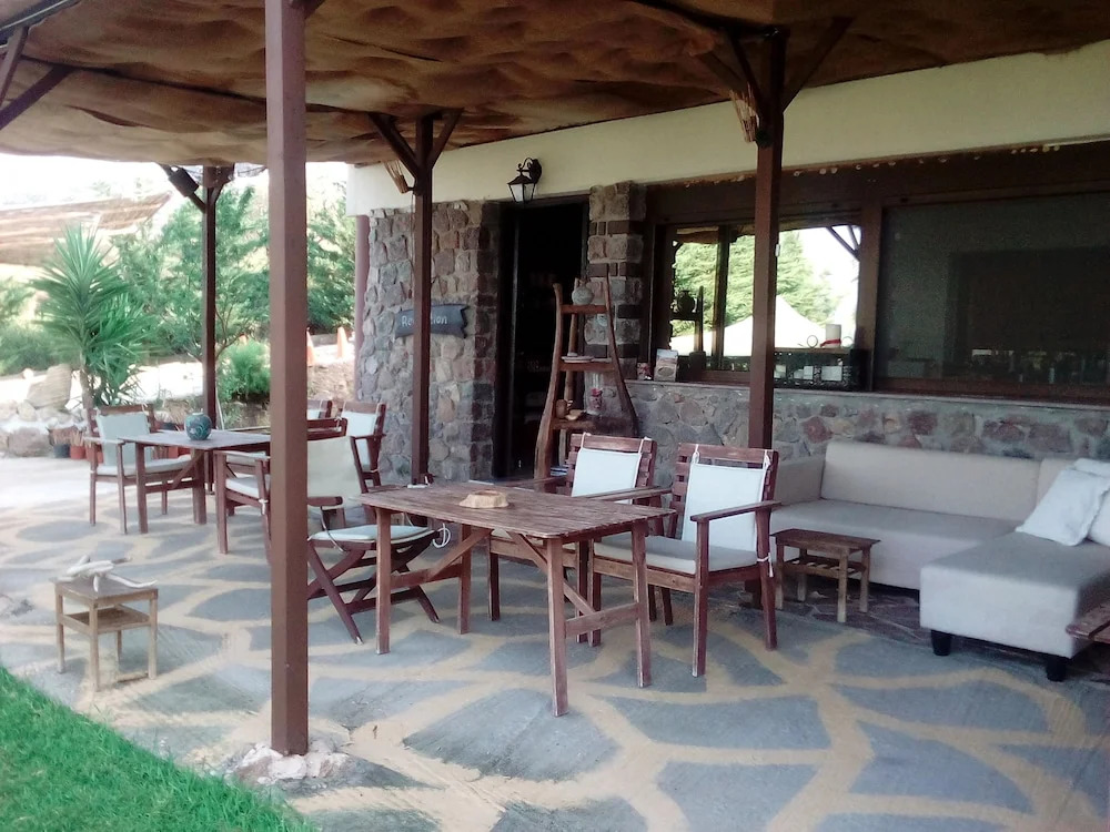 Отель Cavo Petra