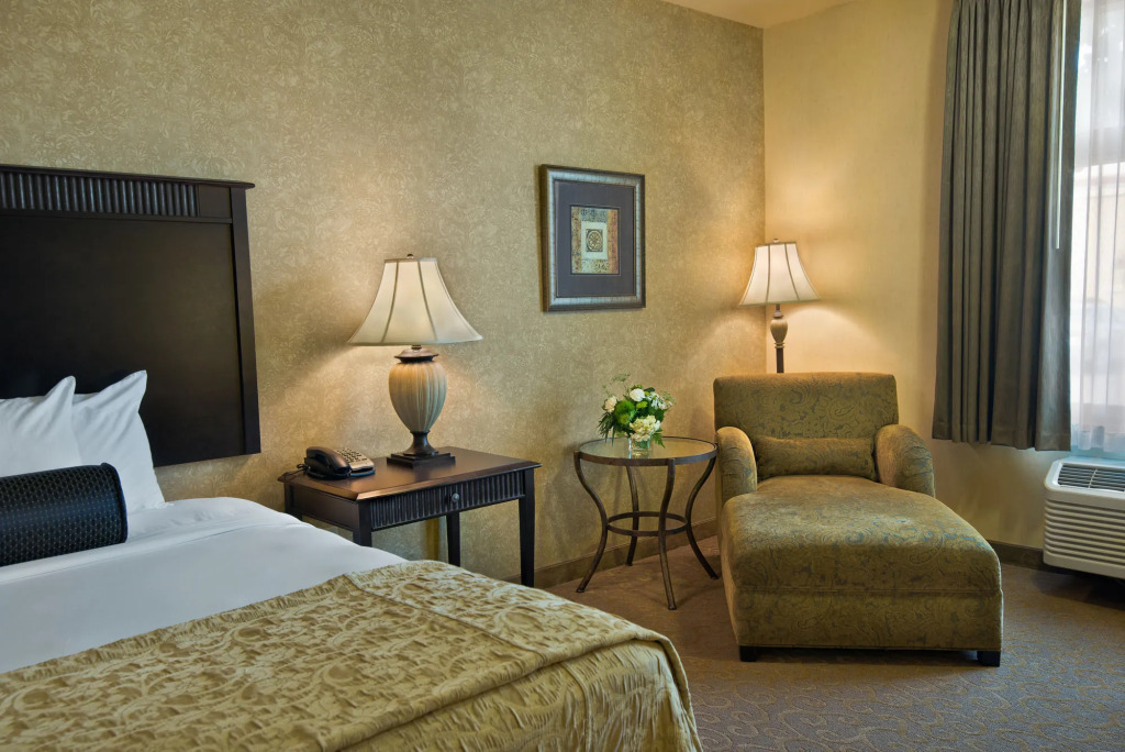 Oxford Suites Boise