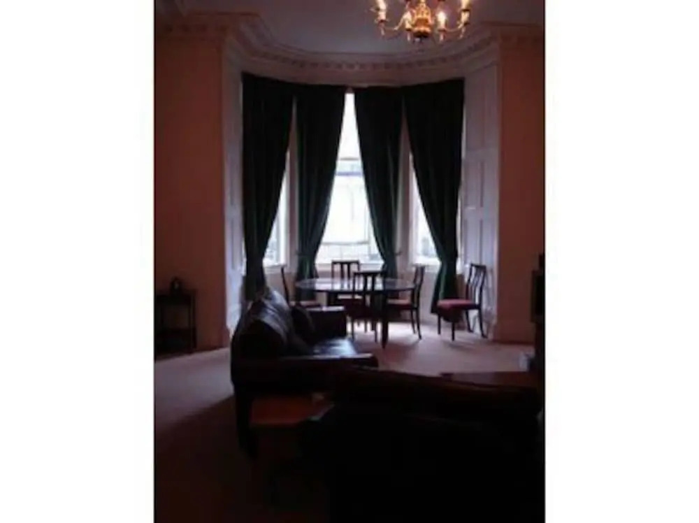Victorian Edinburgh Apartment
