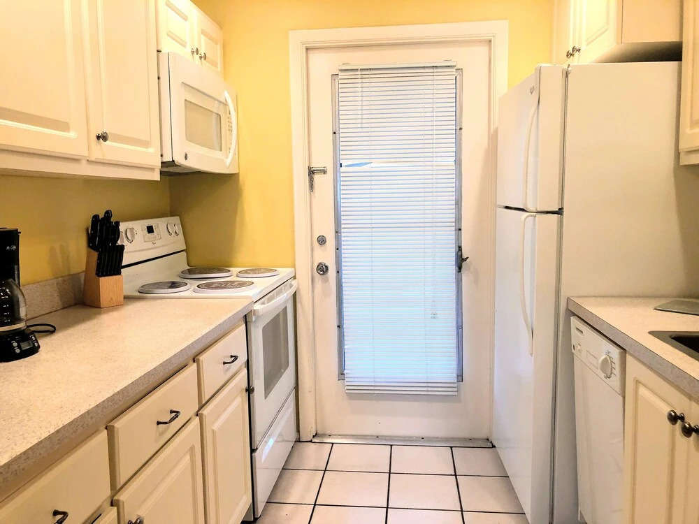 Olde Naples Condo #815