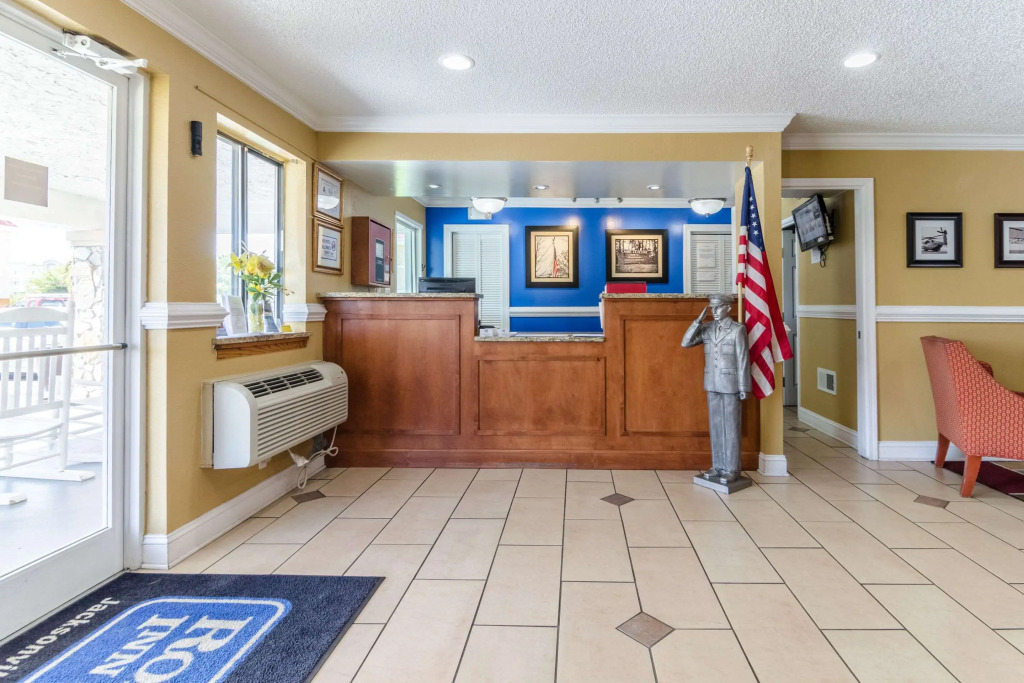 Rodeway Inn & Suites Jacksonville near Camp Lejeune