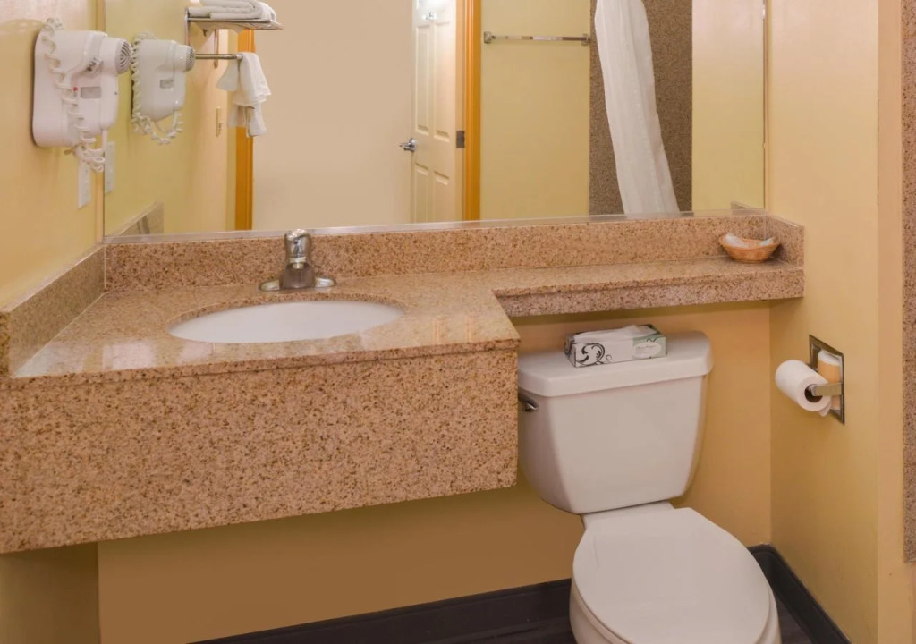 H3 Inn & Suites - LAX Airport - Los Angeles