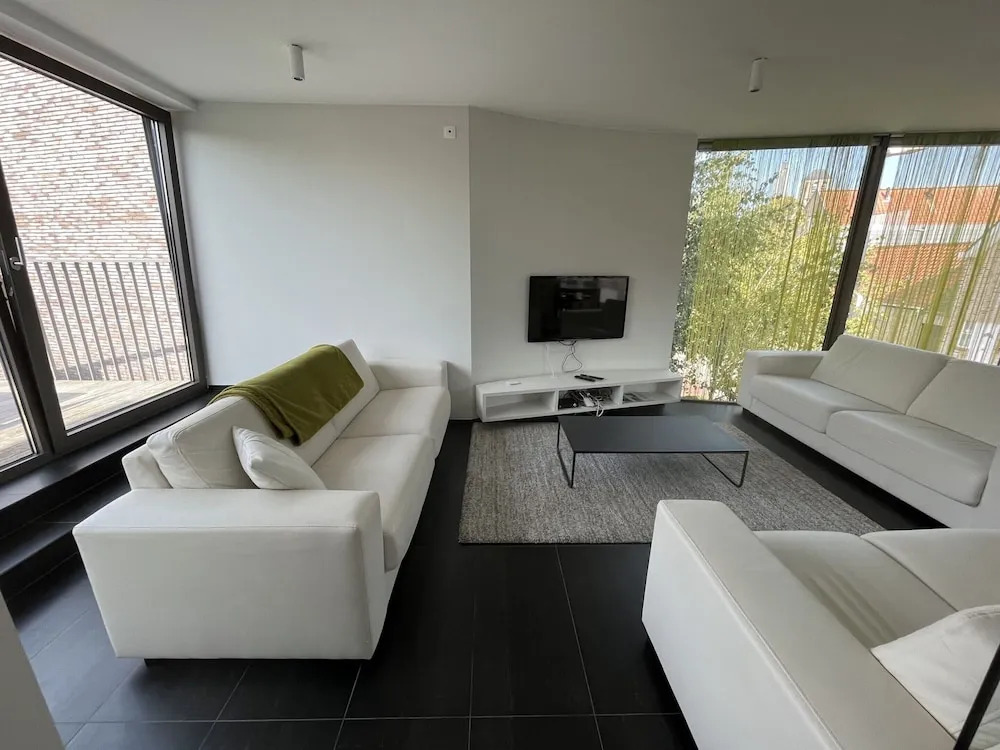 Modern Holiday Home Near Bruges and the North Sea