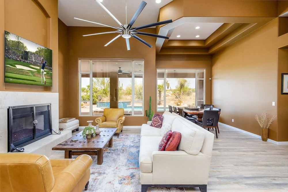 Casa Monument 3 Bedroom Home by RedAwning