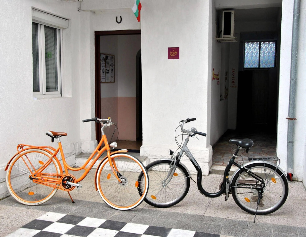 10 Coins Hostel & tours