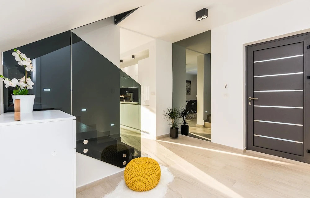 Amazing Home In Zdrelac