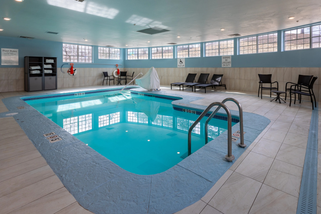 Holiday Inn Express & Suites Englewood - Denver South by IHG