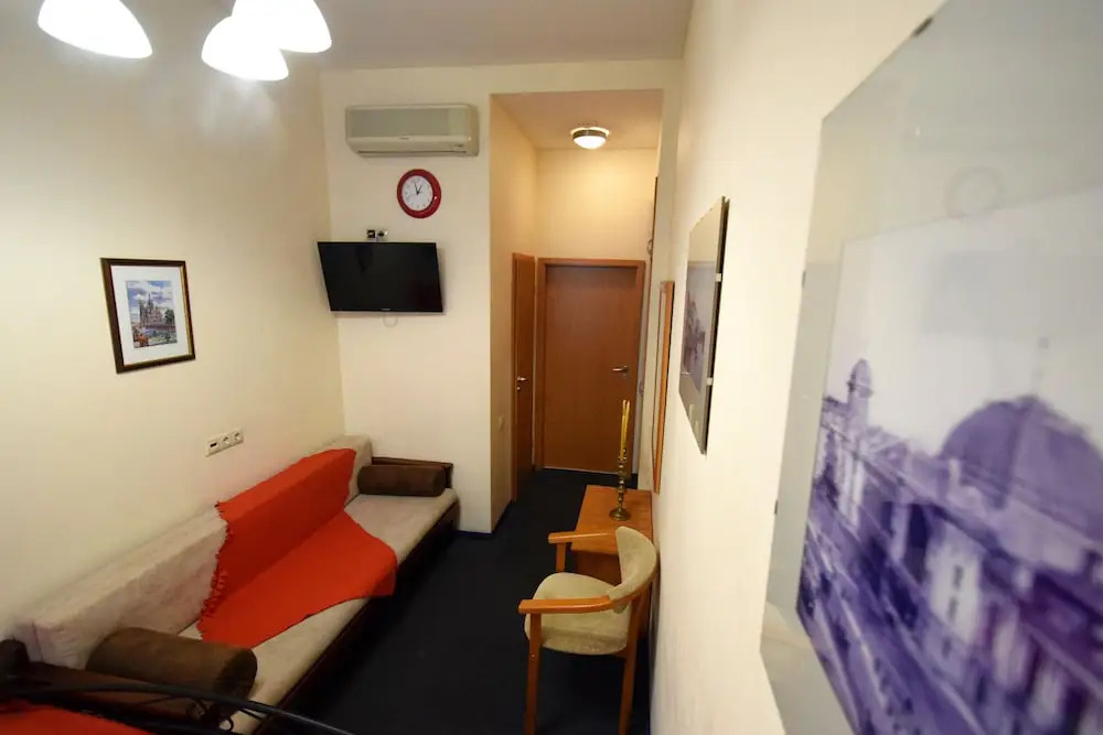 ArtBaza Hotel